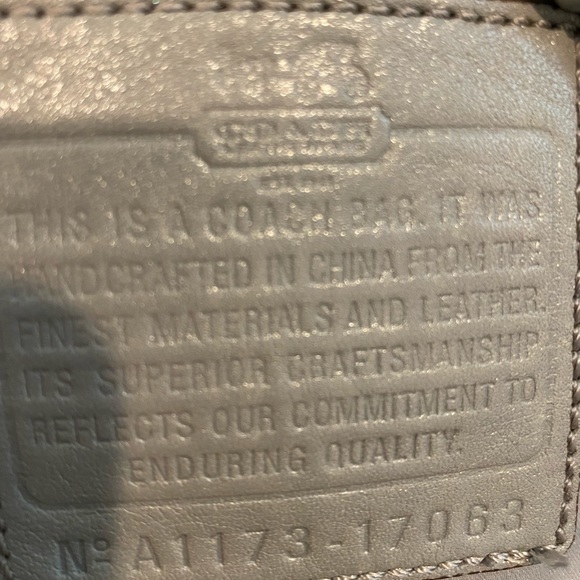 Coach patent leather collection purse - Picture 7 of 12